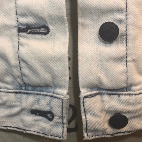 ROCK & REPUBLIC JEAN DENIM VEST WITH metal STUDS - Picture 6 of 10